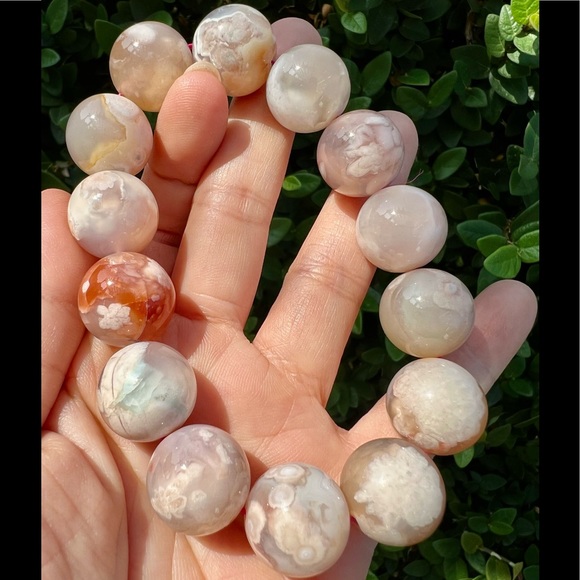 XL - Flower Agate Bead Bracelet (15-16 mm) - Picture 5 of 6